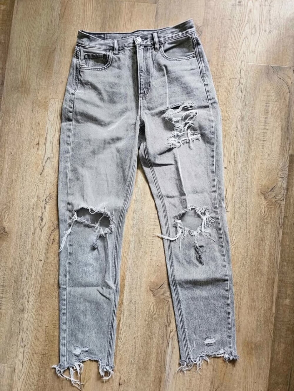 American Eagle Outfitters Light Grey Distressed High-Rise Mom Jeans